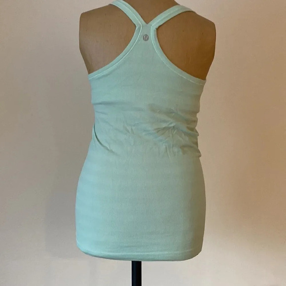 Lululemon sz 6 light turquoise blue tank bra great pre owned condition - Picture 5 of 7